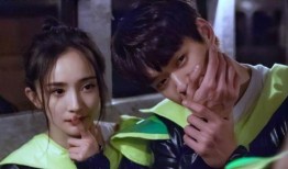 最新爆料杨幂魏大勋,甜蜜同框引热议